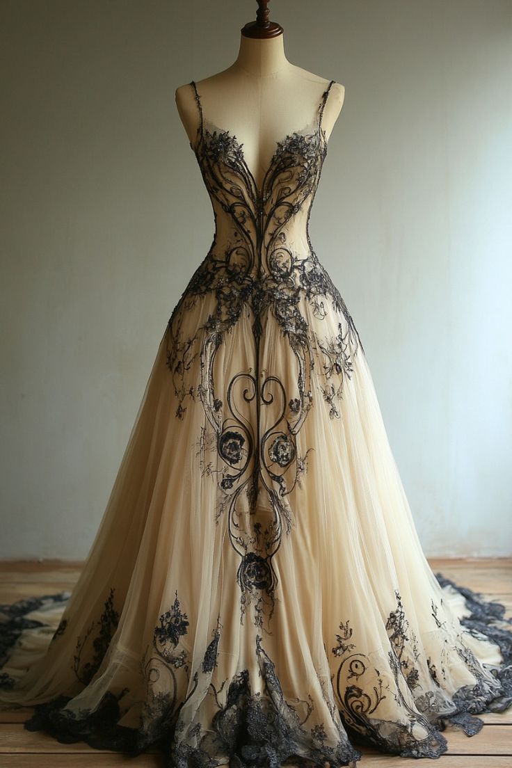 A Line Champagne Tulle Black Lace Long Prom Dresses Charming Evening Dress cg25370
