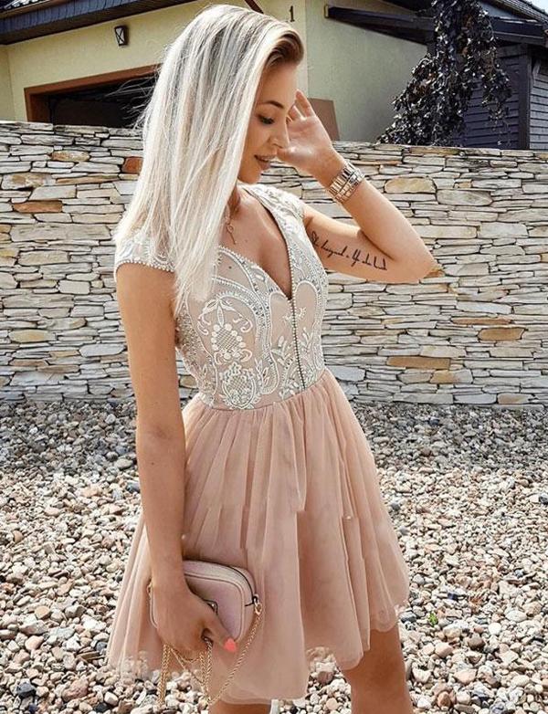 V Neck Champagne Tulle Short Homecoming Dress With Appliques cg533