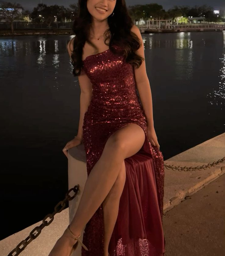 Shinning Burgundy Sequins Sleeveless Long Prom Dress with Split      cg25300