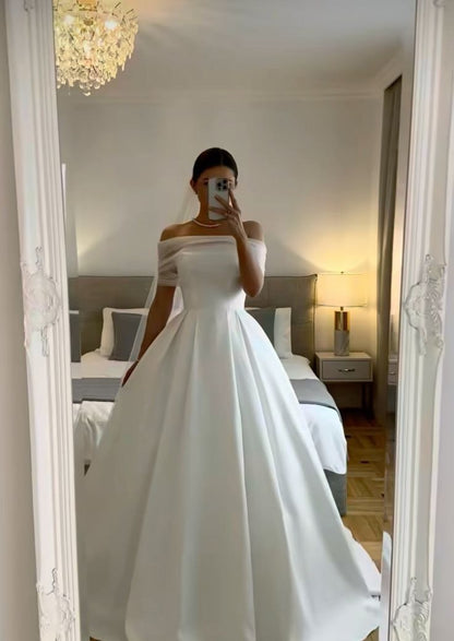 Simple Ball Gown Puffy Wedding Dress Bridal Gown      cg25207