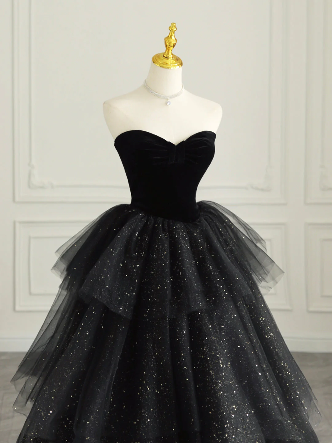 Black Strapless Tulle Formal Dress with Velvet, A-Line Sweetheart Neck Long Prom Dress     cg25038