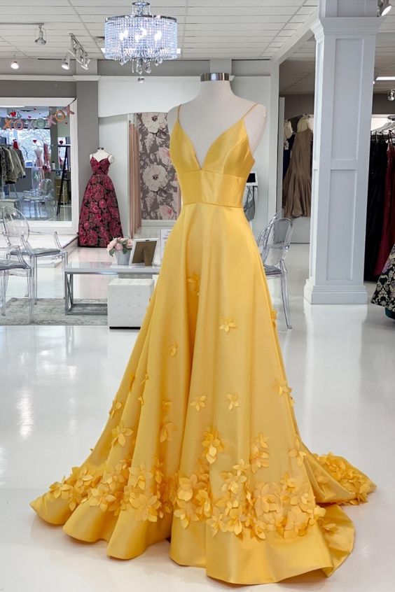 Elegant Yellow Prom Dress with Flowers   cg16991