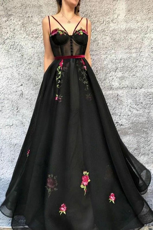 Black V Neck Long Prom Dress with Appliques    cg18777